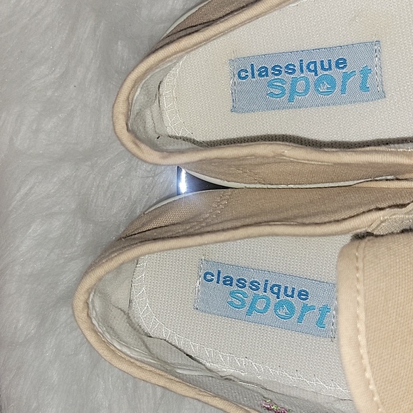 Classique Sport Tan Sneakers - Picture 9 of 11